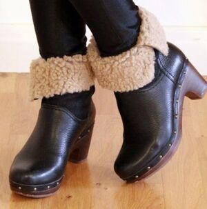 UGG Amoret Black and Tan Shearling Pull On Heeled Ankle Boots